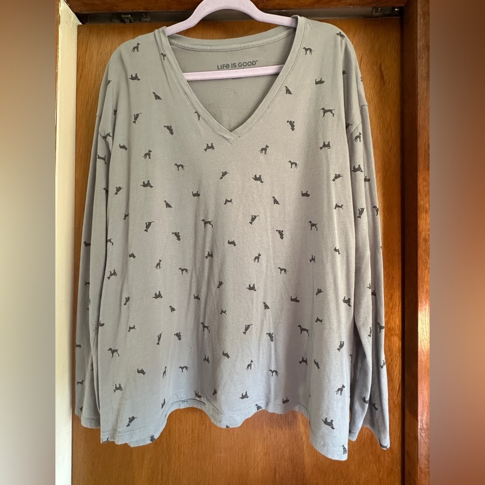 Life Is Good Light Gray V-Neck Shirt Dog Prints - Picture 2 of 11